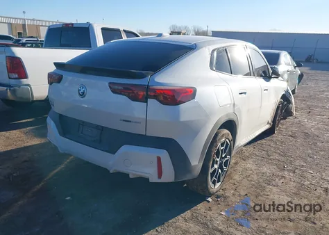 2024 BMW X2 xDrive28I z USA, uszkodzony, nr VIN WBX63GM06R5012449